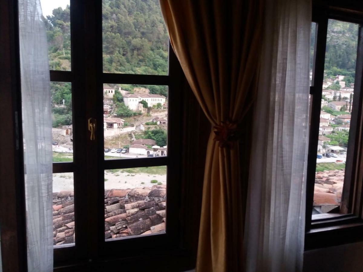 Guest House Mikel Berat Buitenkant foto